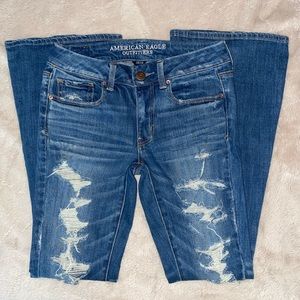 AEO NWOT Boho Artist Flare Jeans- Size 2 Short